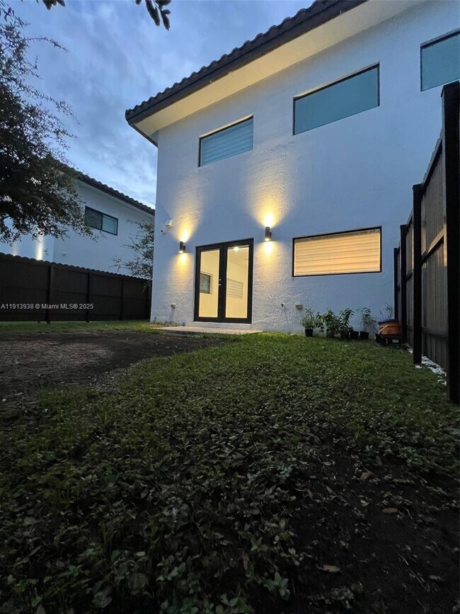 Building Photo - 20007 SW 122nd Ct