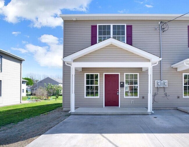 Primary Photo - 2420 Lehman St