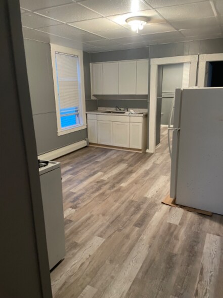 Building Photo - 481 Broadway St