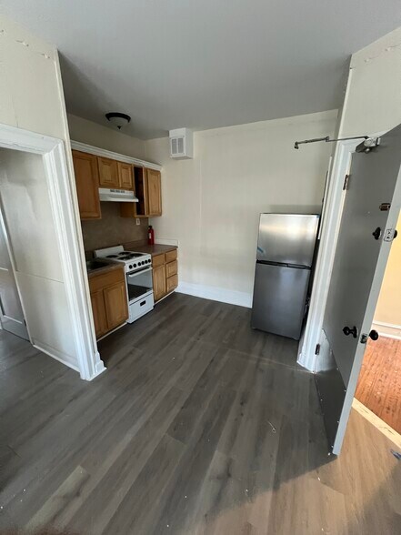 Building Photo - 3244 W Allegheny Ave