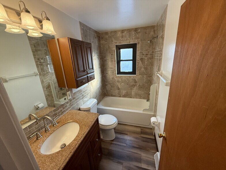 Building Photo - 2951 Columbus St