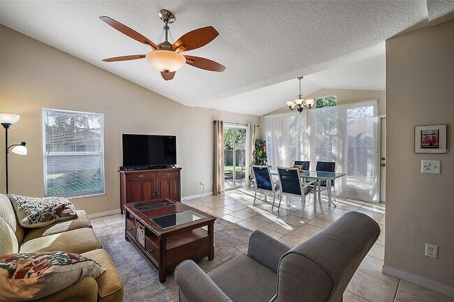 Building Photo - 1020 High Ridge Ct