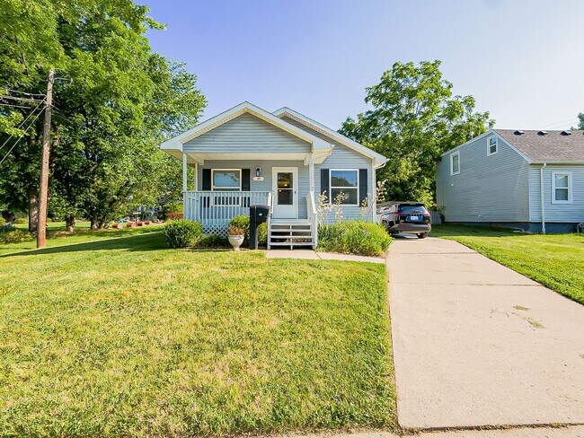 Building Photo - 49 Oakhill St