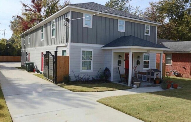 Building Photo - 2395 Avery Ave