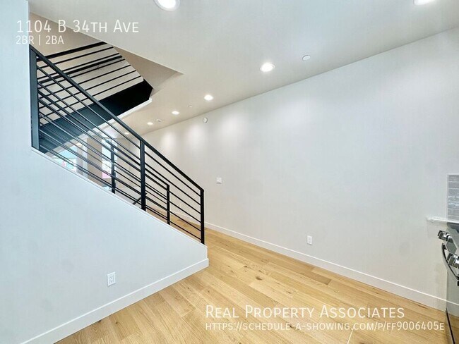 Building Photo - 1104 B 34th Ave