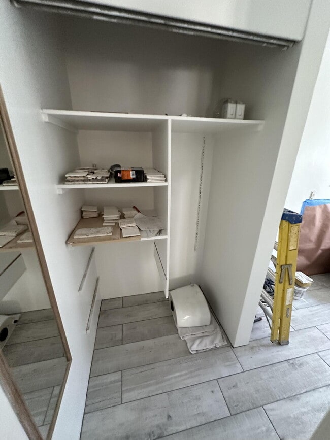 Building Photo - LIVE THE OCEAN BEACH LIFESTYLE!