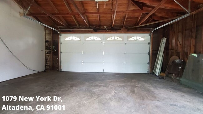 Building Photo - 1079 New York Dr