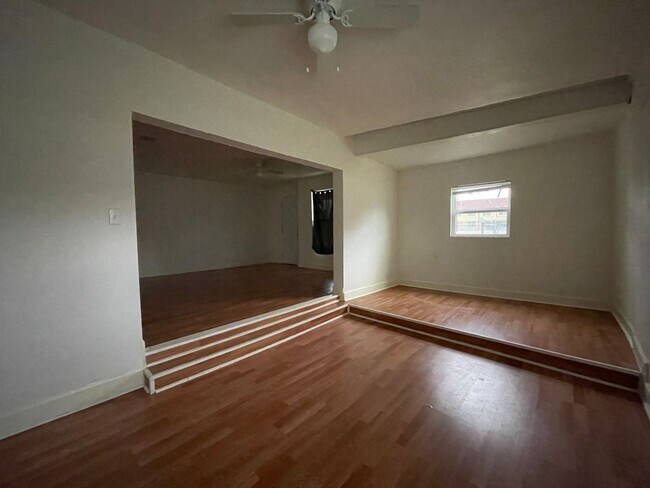 Building Photo - 2 Bedroom 1 Bath Home in Fort Worth