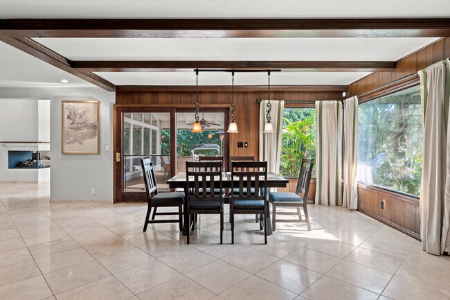 Building Photo - 1342 Skyline Dr