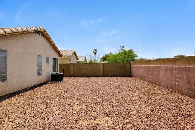 Building Photo - 2047 N 90th Ln