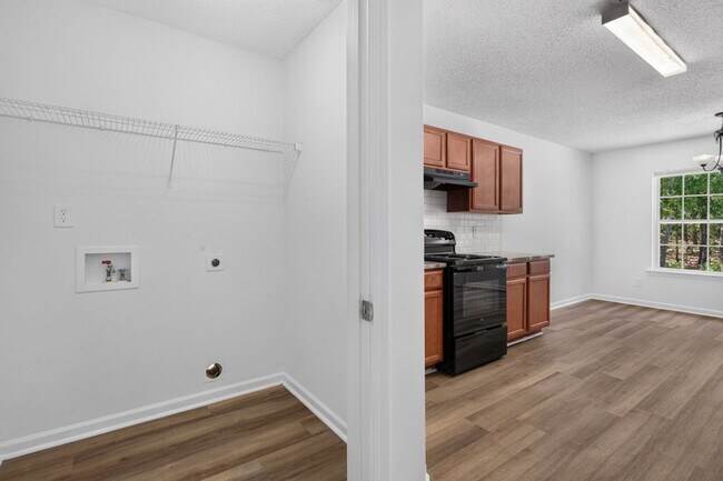 Building Photo - 20 Kimpton Dr
