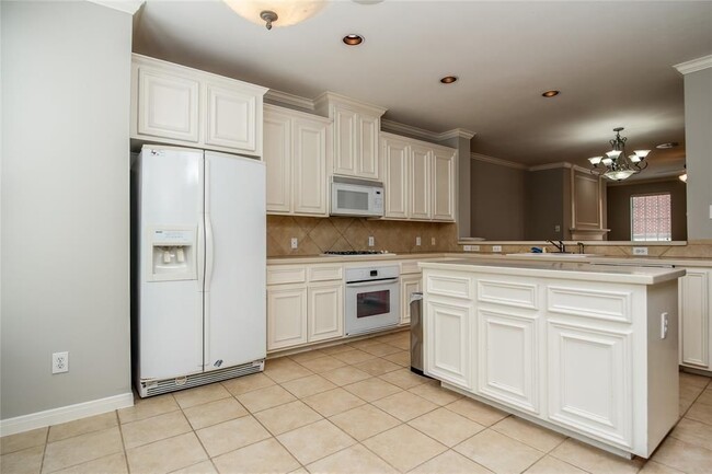 Building Photo - 34 Waugh Dr