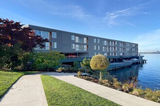 Building Photo - 2Bd/1.75Ba Kirkland Condo