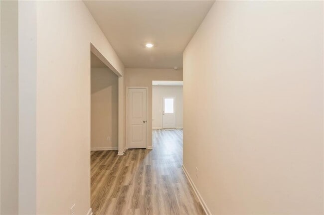 Building Photo - 610 Mackenzie Cv