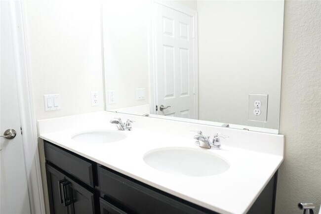 Building Photo - 120 Snowy Plover Ln