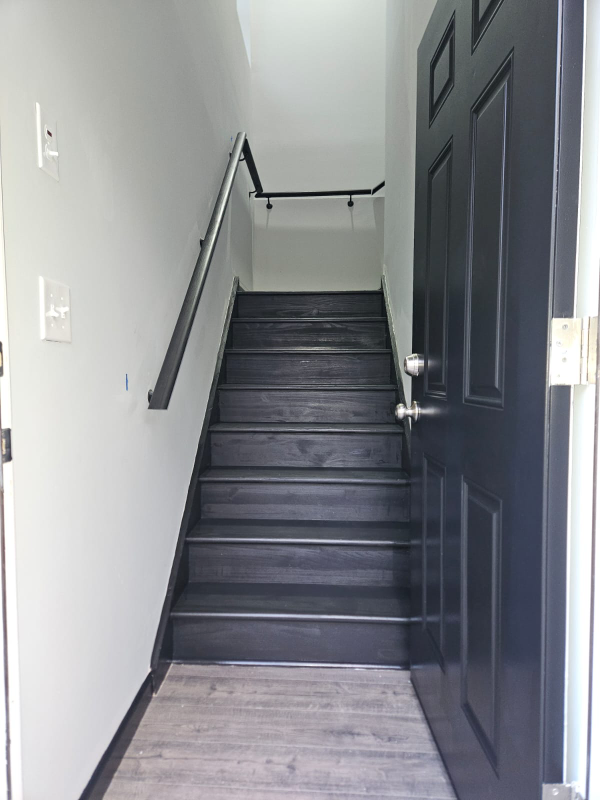 Building Photo - 158 Cliff St