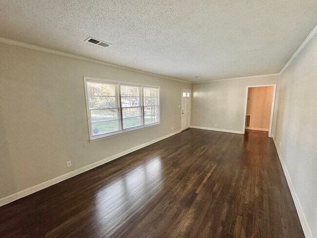 Building Photo - 2929 Bede Rd
