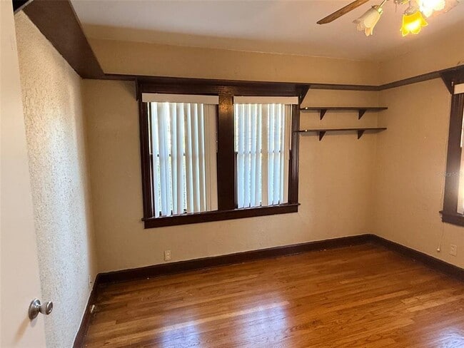 Building Photo - 1908 20th Ave N