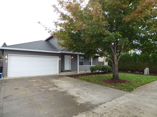 Building Photo - 3 bed 2.5 bath House in Stayton!! Close to...