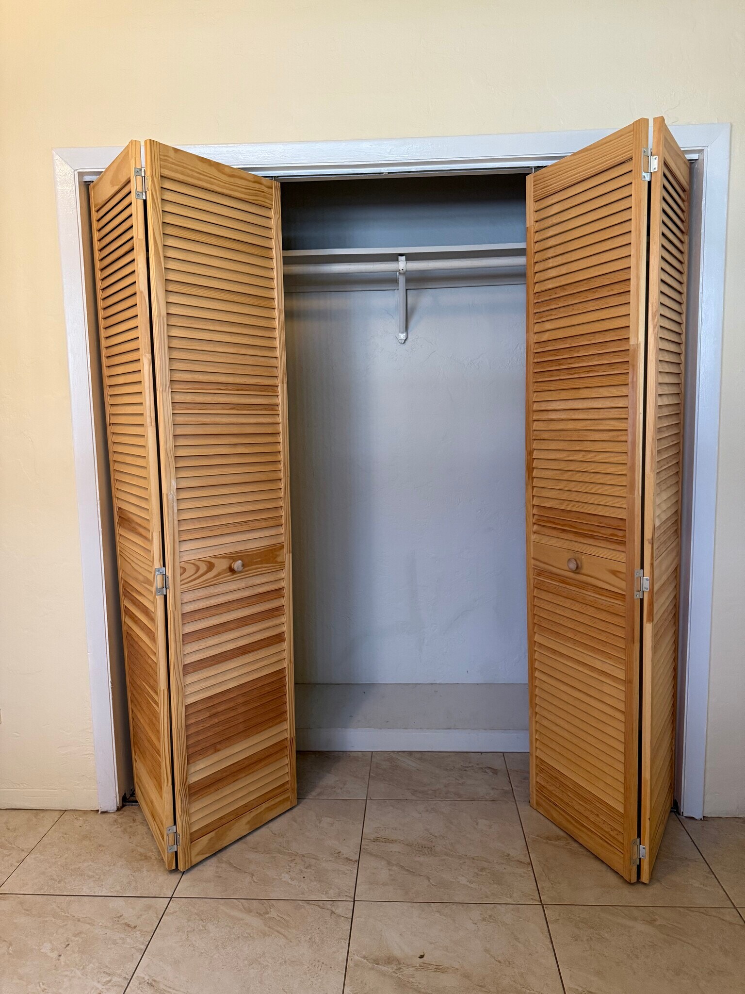 Closet - 670 NE 132nd St