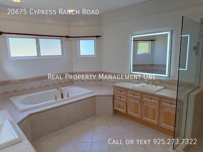 Building Photo - 20675 Cypress Ranch Rd