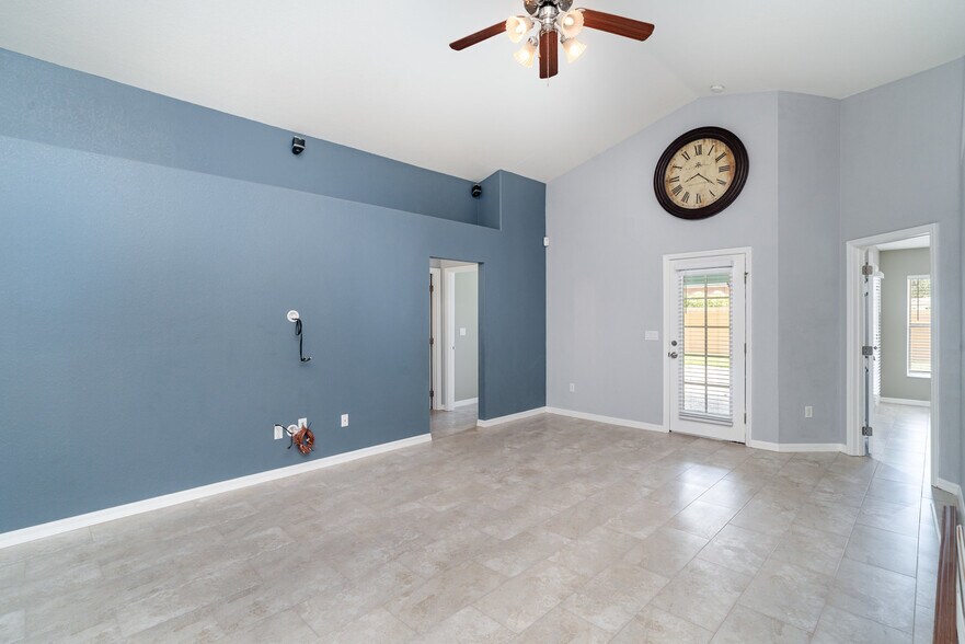 Building Photo - 10833 Standing Stone Dr