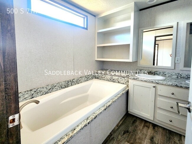 Building Photo - 500 S 7th St