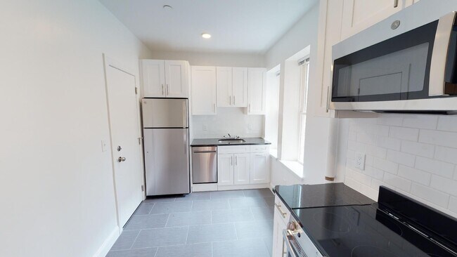 Primary Photo - 123 Sutherland Rd