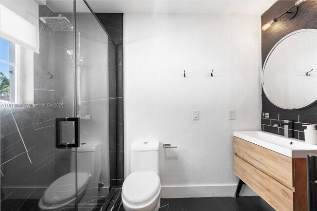 Building Photo - 932 Nandina Dr