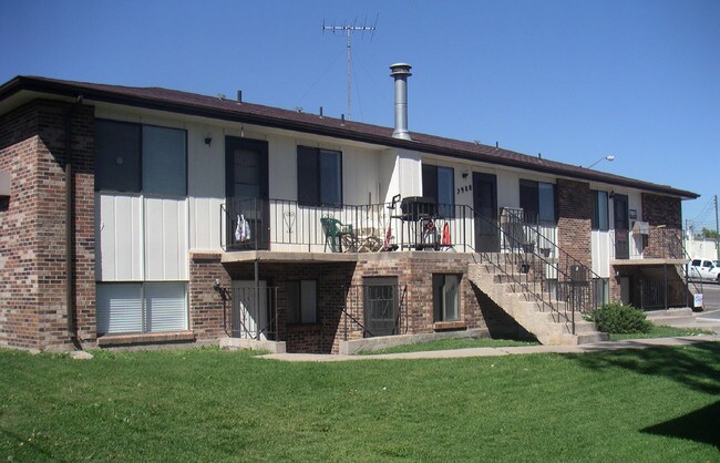 Alternate Building View #2 - 2966-2980 State Farm Rd