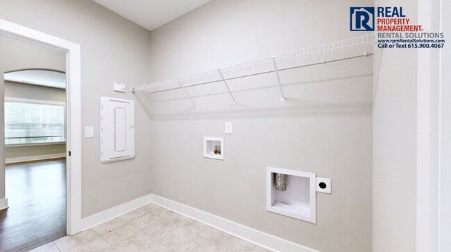 Building Photo - Gorgeous, Luxury home in Marymont Springs! Neighborhood pool and playground!