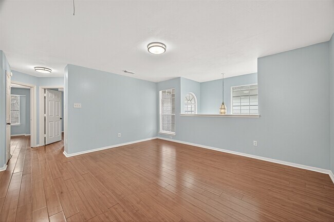 Building Photo - 6710 Bellaire Gardens Dr