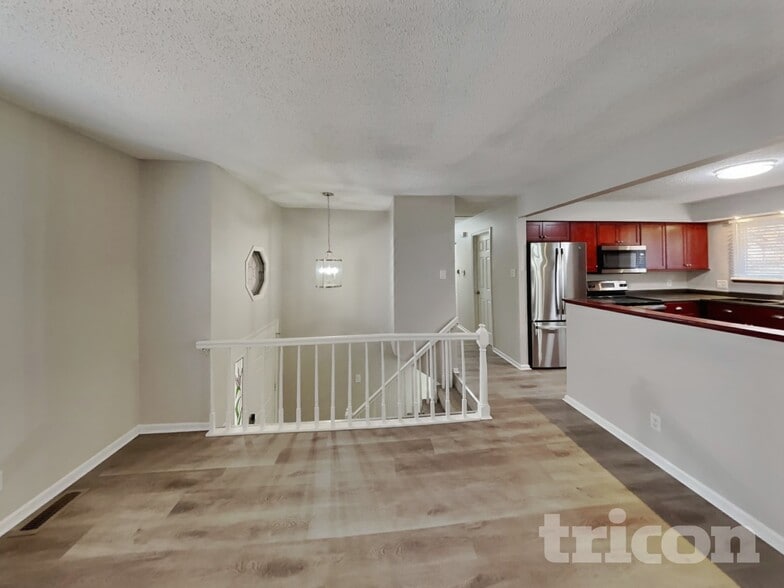 Building Photo - 14 Long Branch Ct