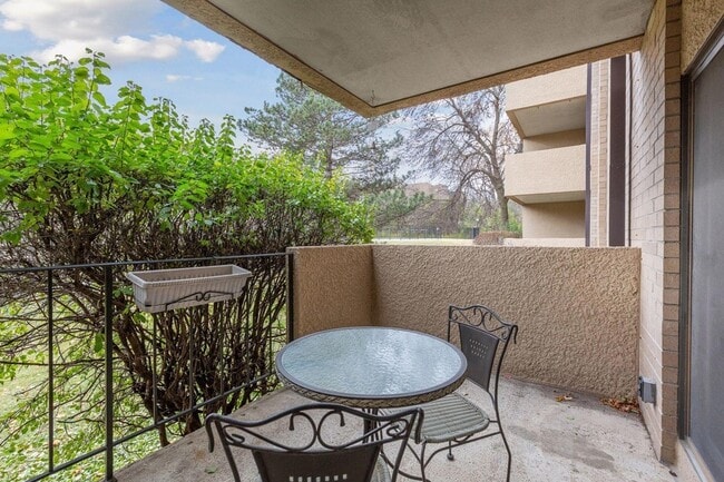 Building Photo - 6730 Vernon Ave S