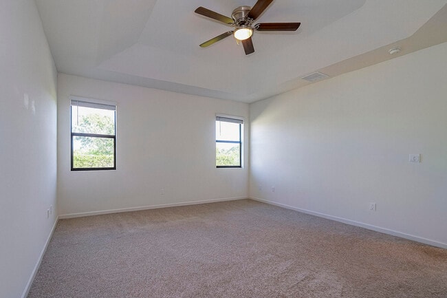 Building Photo - 5513 1st Sq