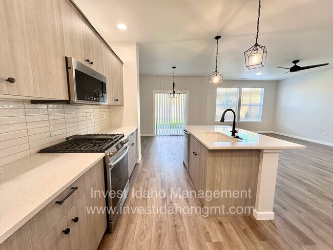 Building Photo - Prioritize comfortable living in this CBH home built in 2024!