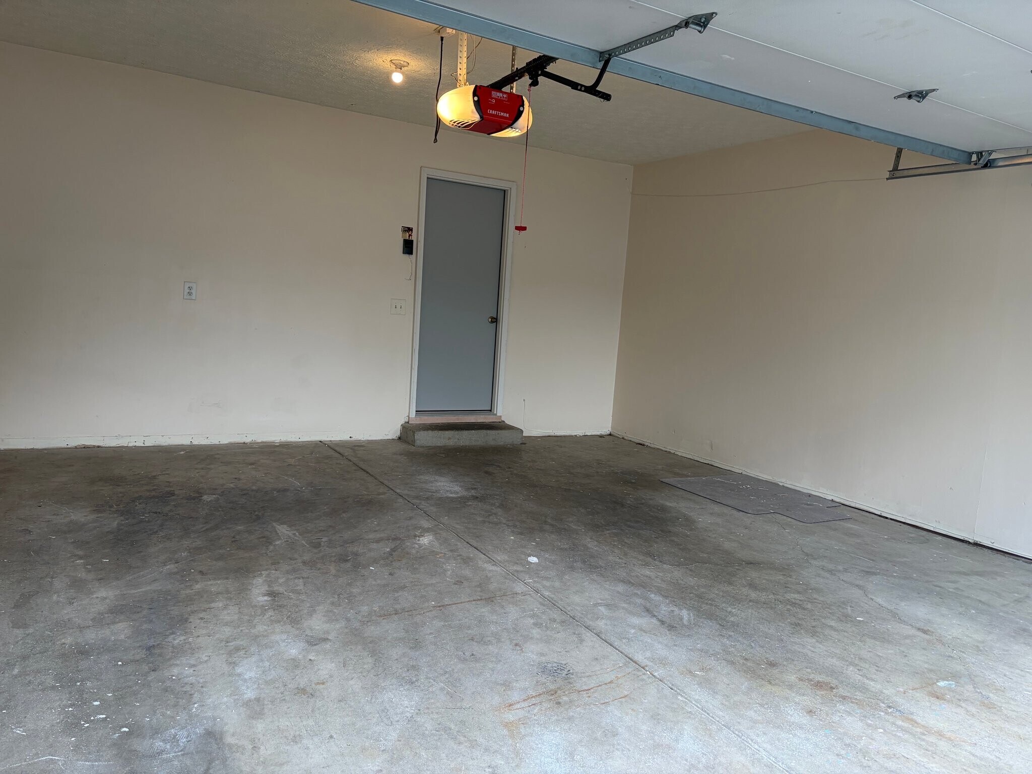 Building Photo - 6388 Dummerston Ct