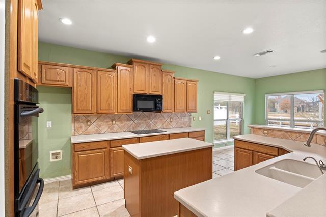 Building Photo - 808 Sabona Dr