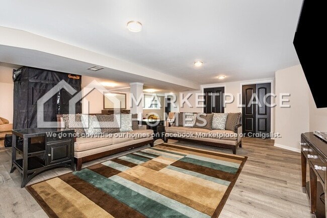 Building Photo - 13140 S 86th Ave