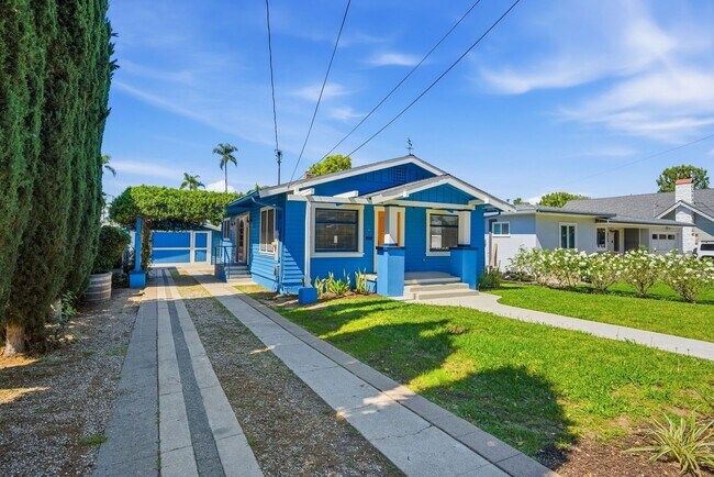 Building Photo - Remodeled Craftsman Single Family Home in Old Town Orange