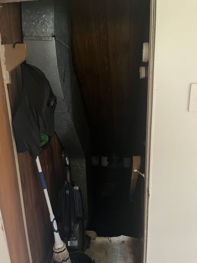 Building Photo - 2-3 Bedroom, 1 Bathroom Detached House in Shippensburg