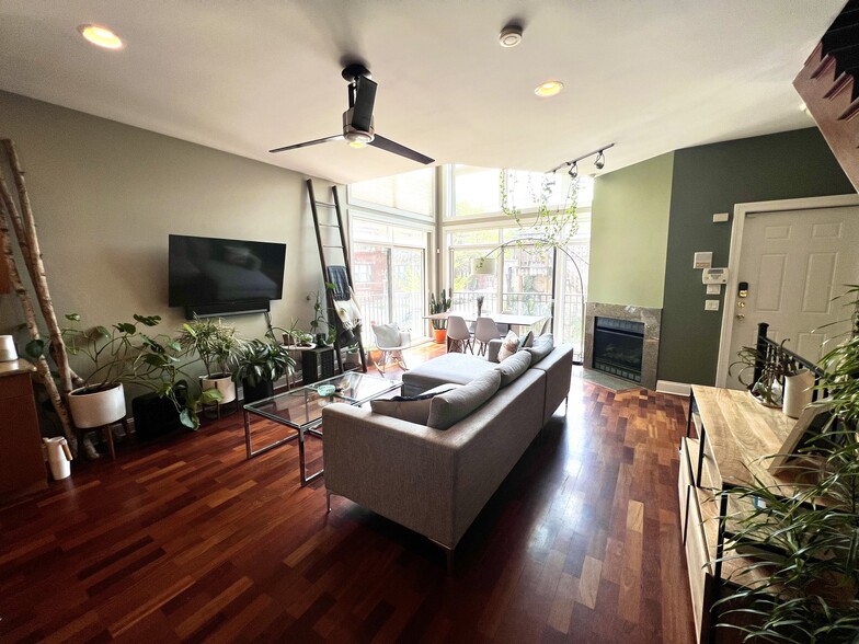 Living Room - 1700 N Talman Ave