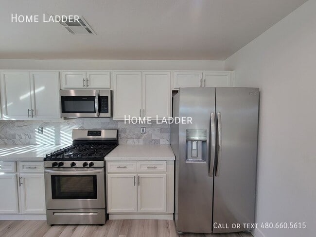 Building Photo - 2301 N 27th St