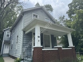 Building Photo - 721 3rd St