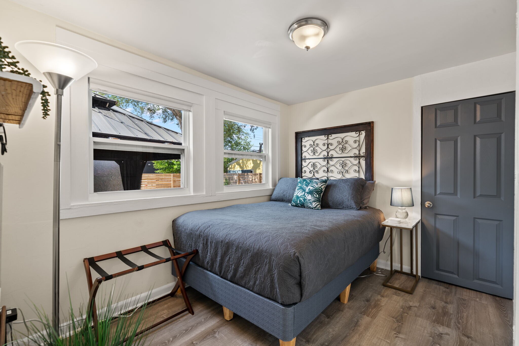 Building Photo - 3950 1st Ave N