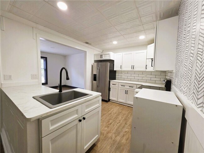 Building Photo - 26 Annette Ln