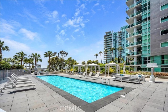 Building Photo - 13600 Marina Pointe Dr