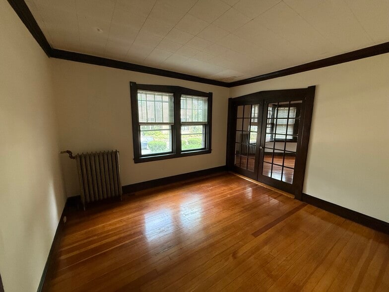 Building Photo - 104 Mount Auburn St
