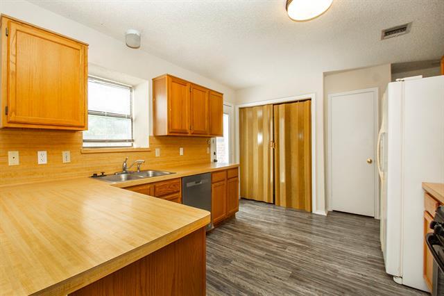 Building Photo - 8406 Americas Cup