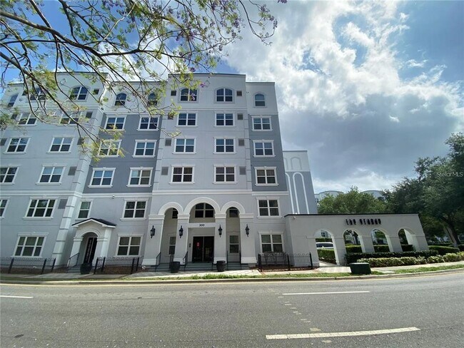 Building Photo - 304 E South St